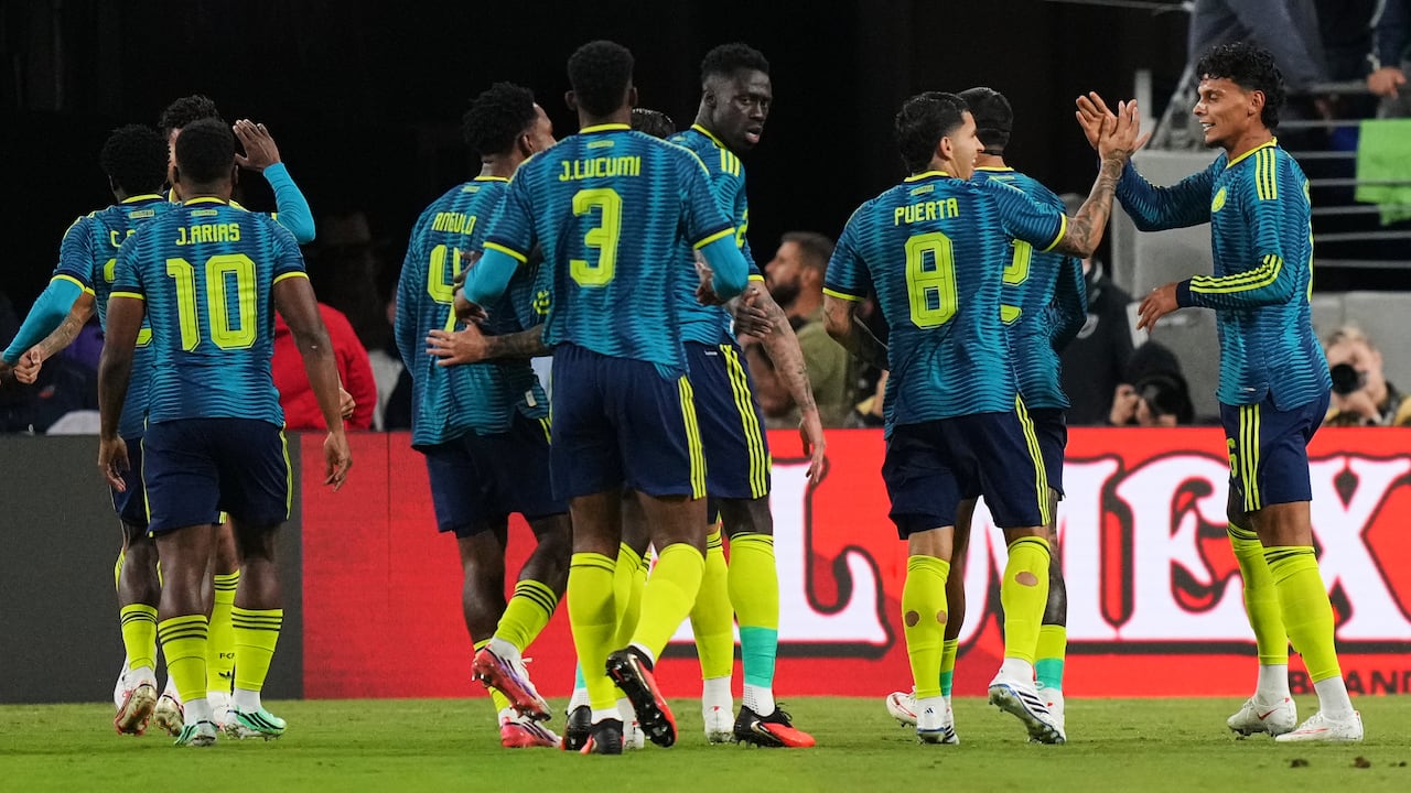 Colombia empató con la mínima ante México con gol de Luis Suárez.