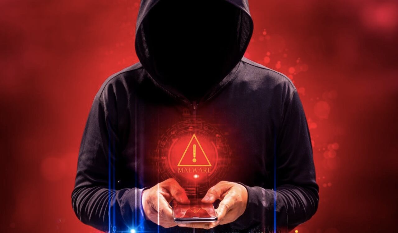 El espionaje de los dispositivos celulares es una de las prácticas que se hacen hoy en día y deja varios ciudadanos afectados.