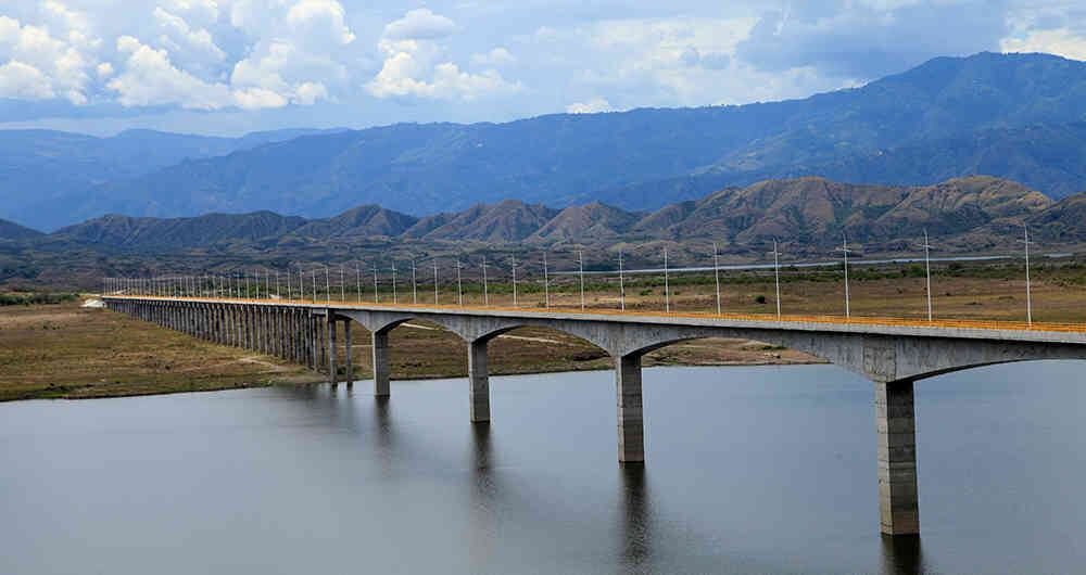 Puente Balseario en Quimbo, Huila. Foto: Min Transporte