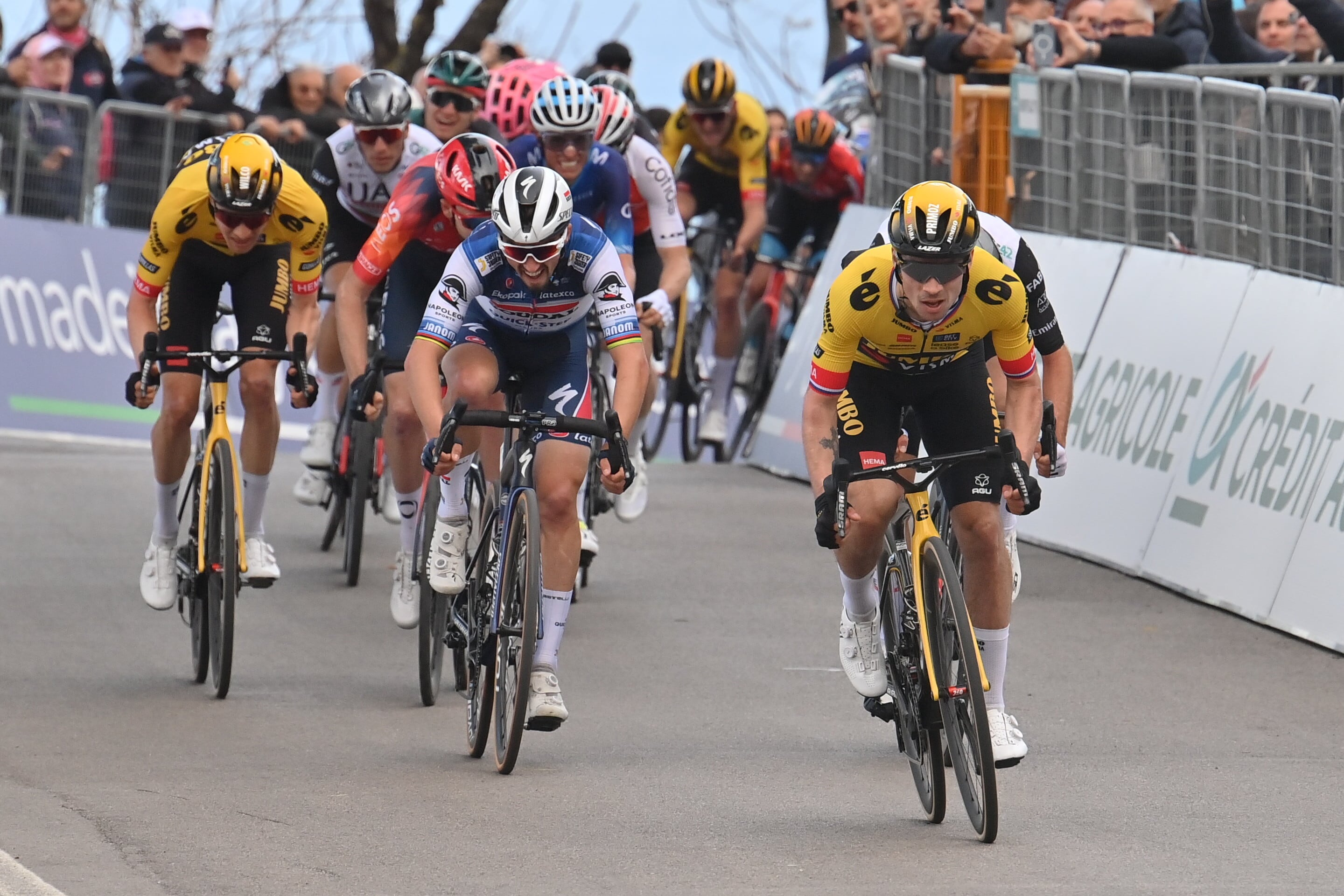 Primoz Roglic gana la cuarta etapa de la Tirreno-Adriático.
