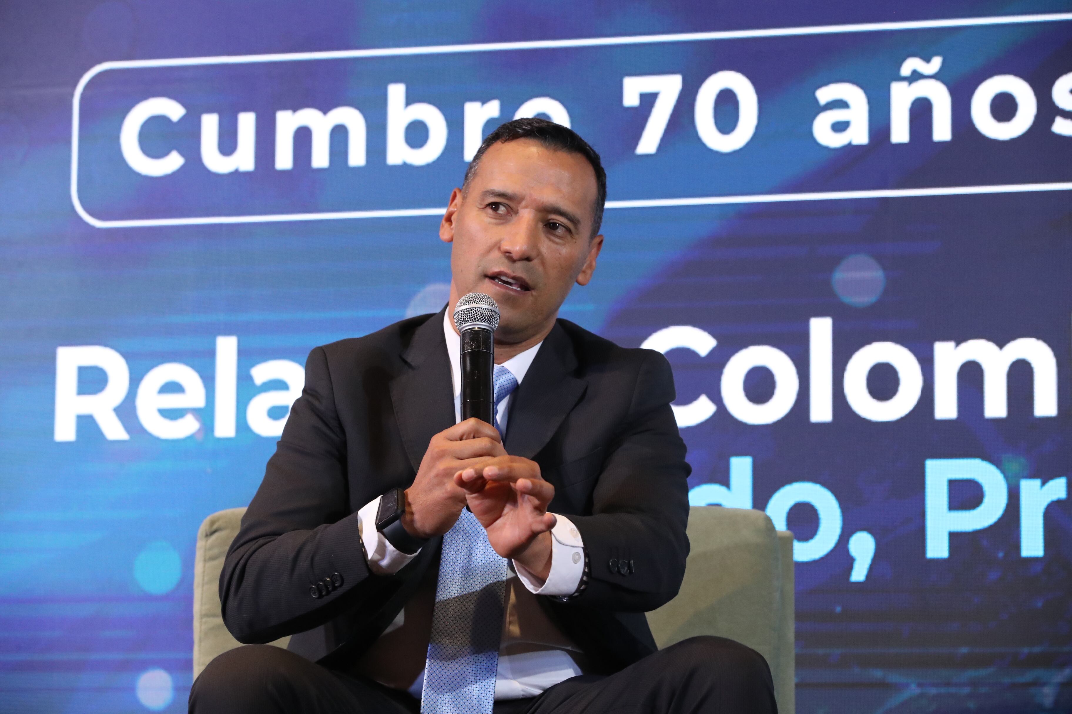 Seguridad y Defensa Nacional: Estrategia para garantizar la gobernabilidad

 

Participantes

General Pedro Sánchez, ministro de Defensa

Angela Buitrago, ministra de Justicia

Moderador: Fernando Quijano – Director La República