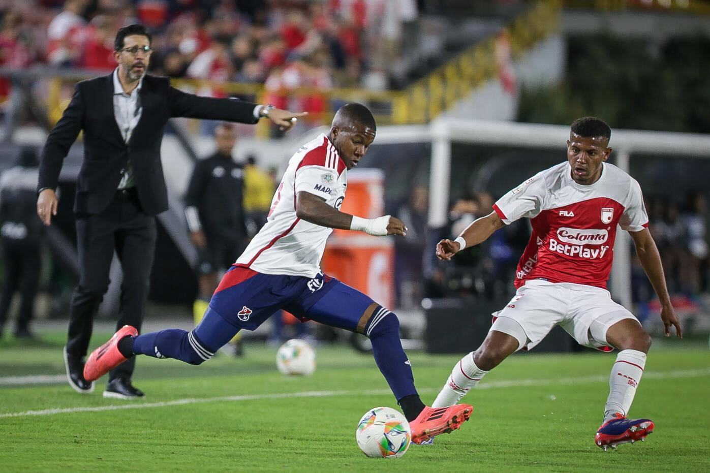 Imagen del partido entre Santa Fe y Medellín por la fecha 14 del primer semestre de la Liga colombiana 2025.