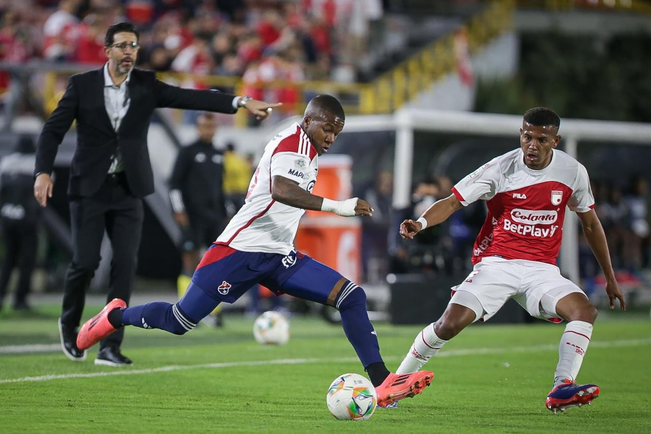 Imagen del partido entre Santa Fe y Medellín por la fecha 14 del primer semestre de la Liga colombiana 2025.