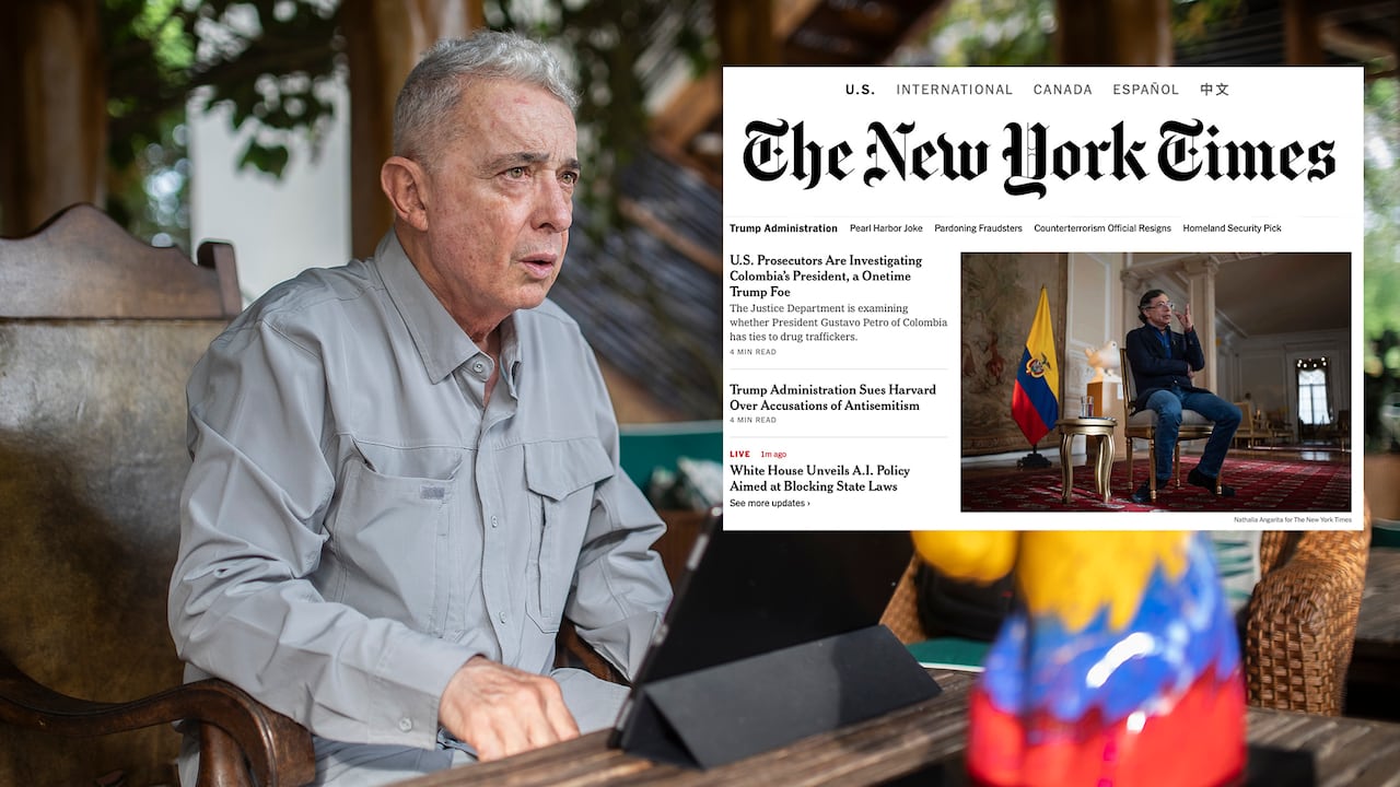 El expresidente Álvaro Uribe Vélez y la edición del periódico 'The New York Times' sobre el presidente Gustavo Petro.