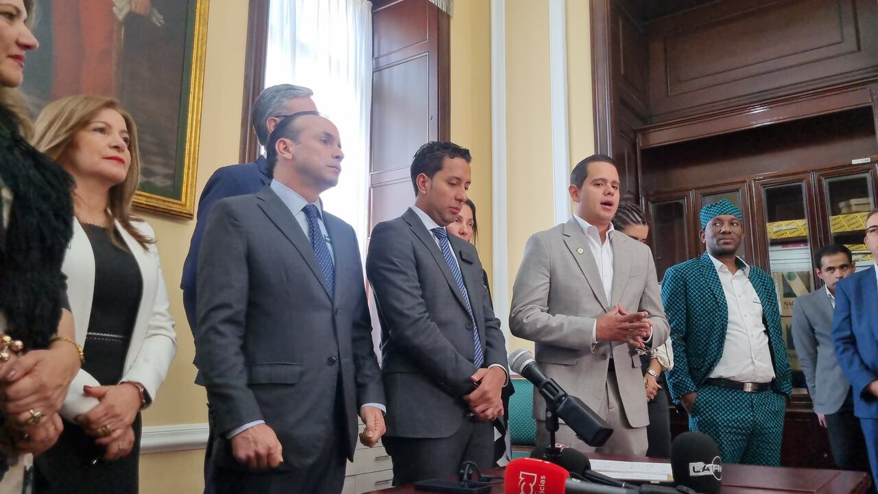 Radicación del proyecto de ley que aumenta penas de reclutadores de niños.