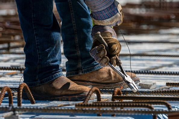 La administración Trump ha iniciado una revisión del proyecto ferroviario de alta velocidad de California, lo que aumenta las dudas de larga data sobre si el proyecto, plagado de sobrecostos y retrasos, se completará alguna vez.