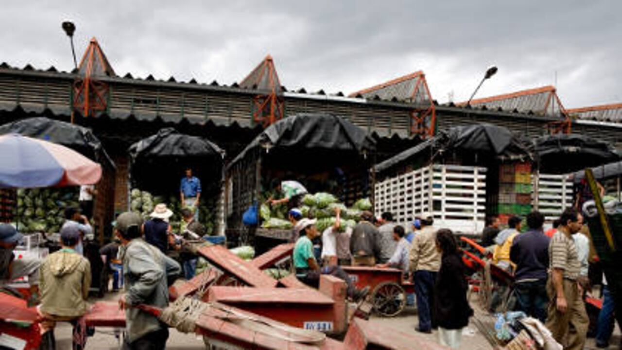 Corabastos es considerada la central de abastos más importante del país.