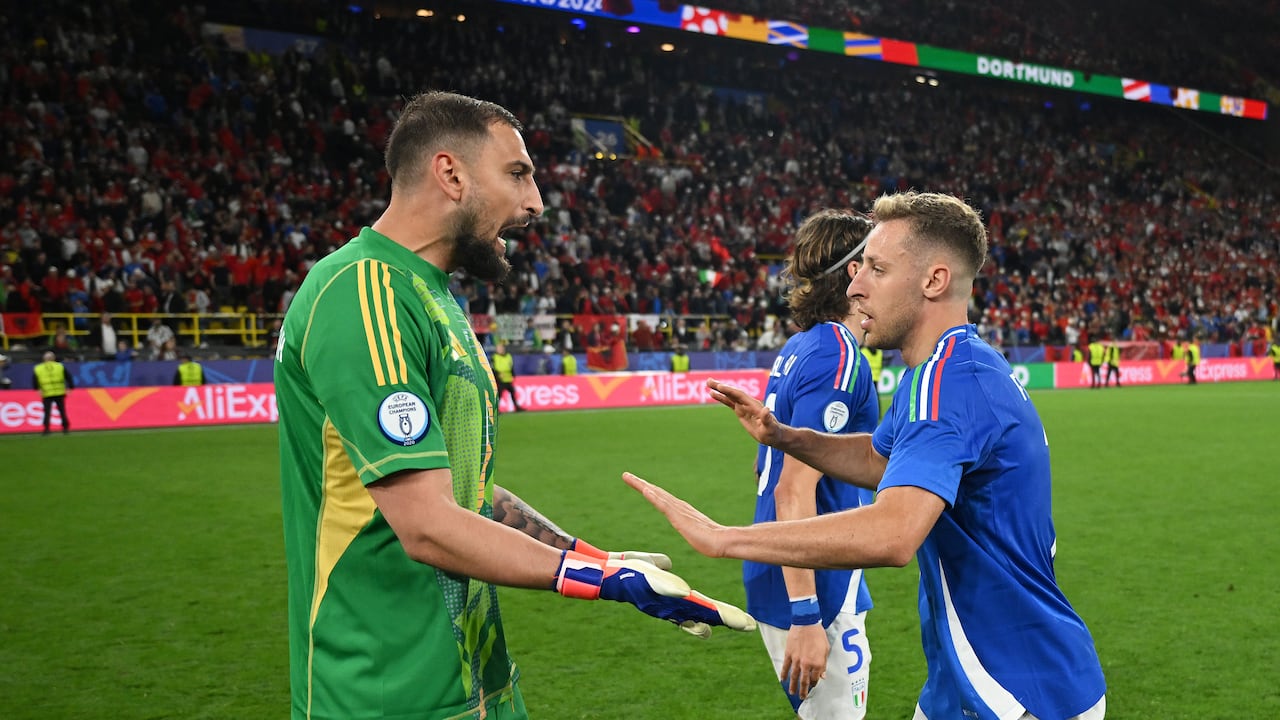 Gianluigi Donnarumma y Davide Frattesi, figuras de Italia.