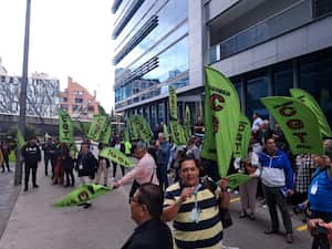 Protesta CGT frente al Ministerio del Trabajo.