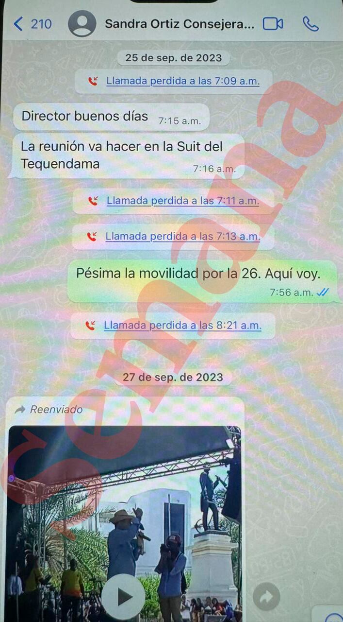 Sandra Ortiz, cita plata Iván Name
CHAT