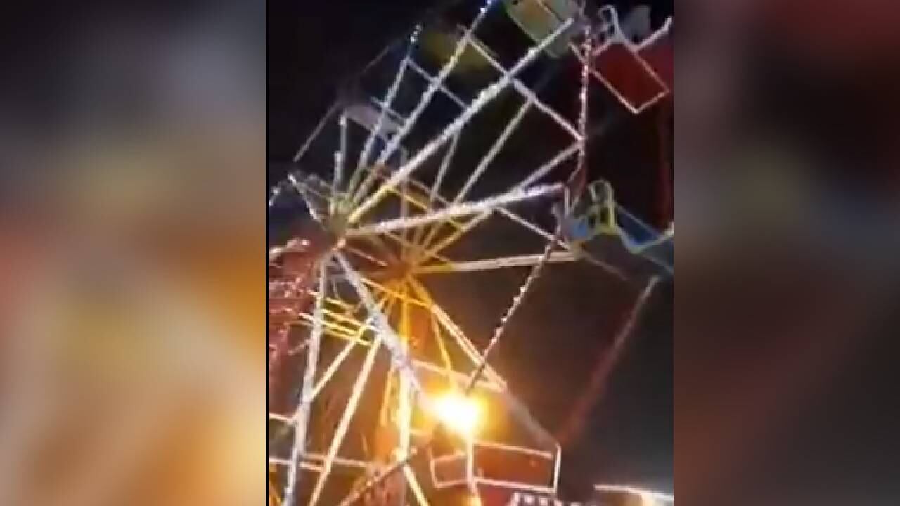 Un adulto y un niño terminaron heridos luego que una silla de la atracción mecánica se desprendiera. Foto Twitter @drhectoracosta.