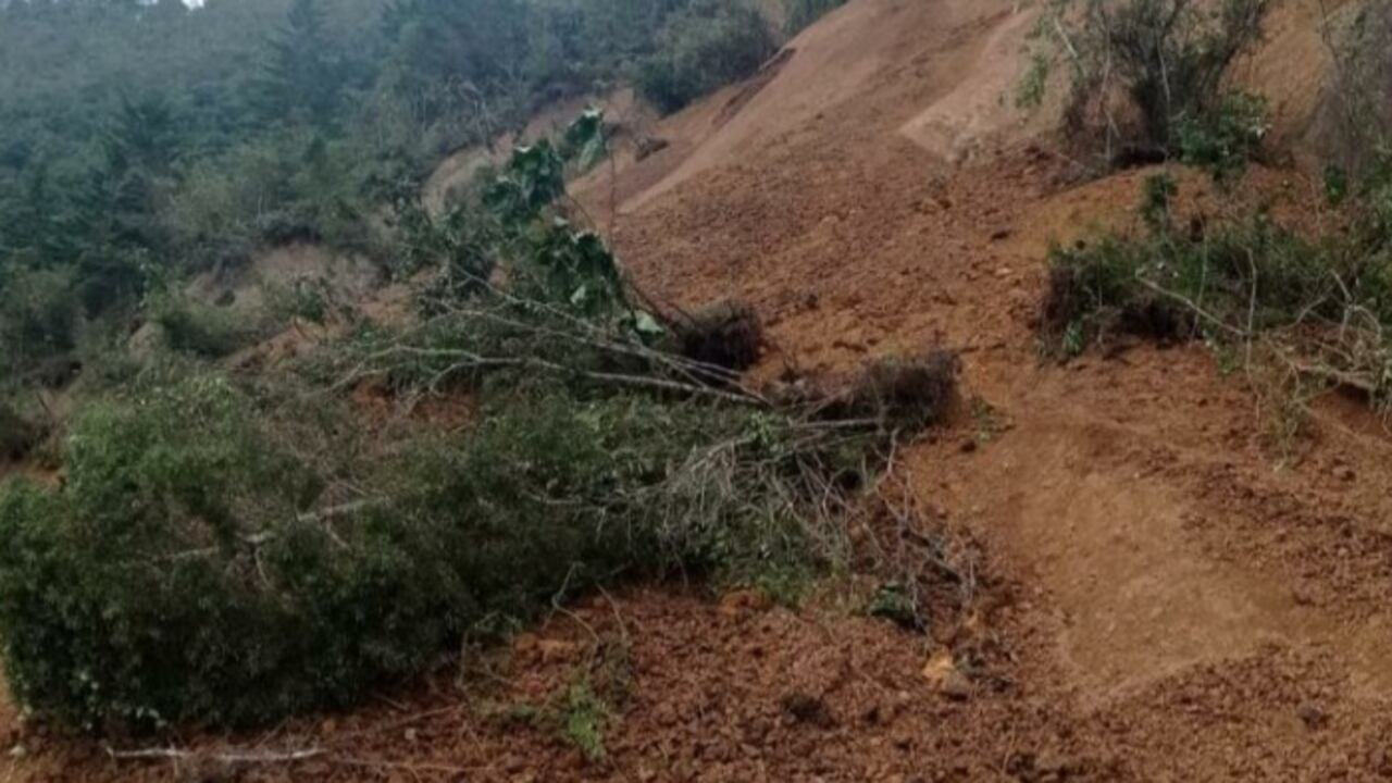 Y es que el departamento de Antioquia ha sido uno de los más afectados por las lluvias en el país. Esto ha causado desplome de importantes vías, viviendas, inundaciones, entre otras tragedias, donde ya van 59 fallecidos.