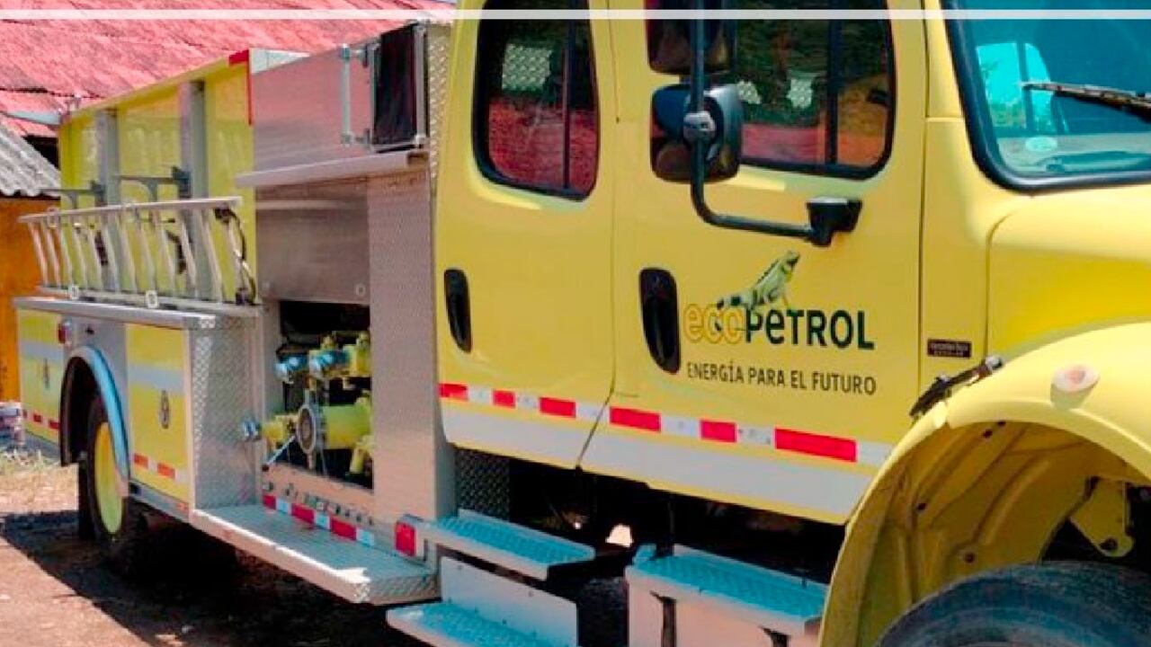 “El automotor se dirigía a atender labores de campo en Sardinata, cuando fue interceptado por hombres armados, siendo los operadores del equipo intimidados, retenidos y posteriormente dejados en libertad”, señaló la compañía.