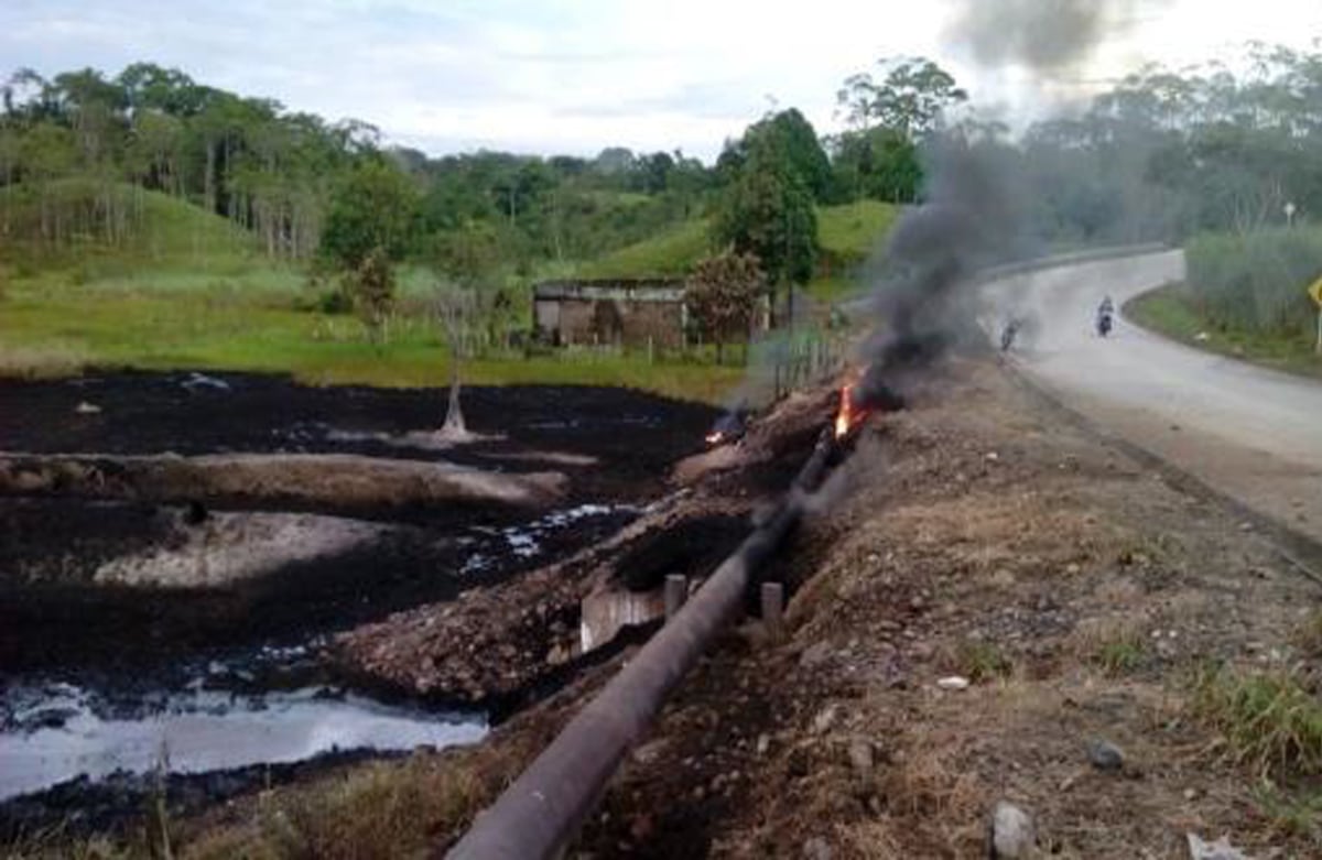 Atentado al oleoducto de San Miguel - Orito. Valle del Guamuez, Putumayo, 8 de junio. (Foto: cortesía Ecopetrol)