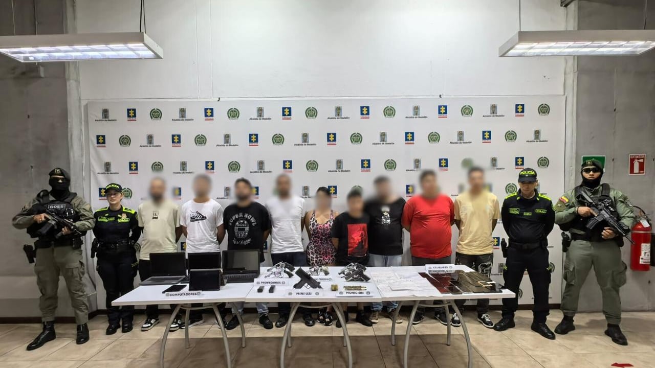 Nueve personas, detenidas en apartamento dedicado a la brujería, en Medellín, serían parte de una 'oficina premium' dedicada al sicariato de alto impacto, según el alcalde, Federico Gutiérrez.