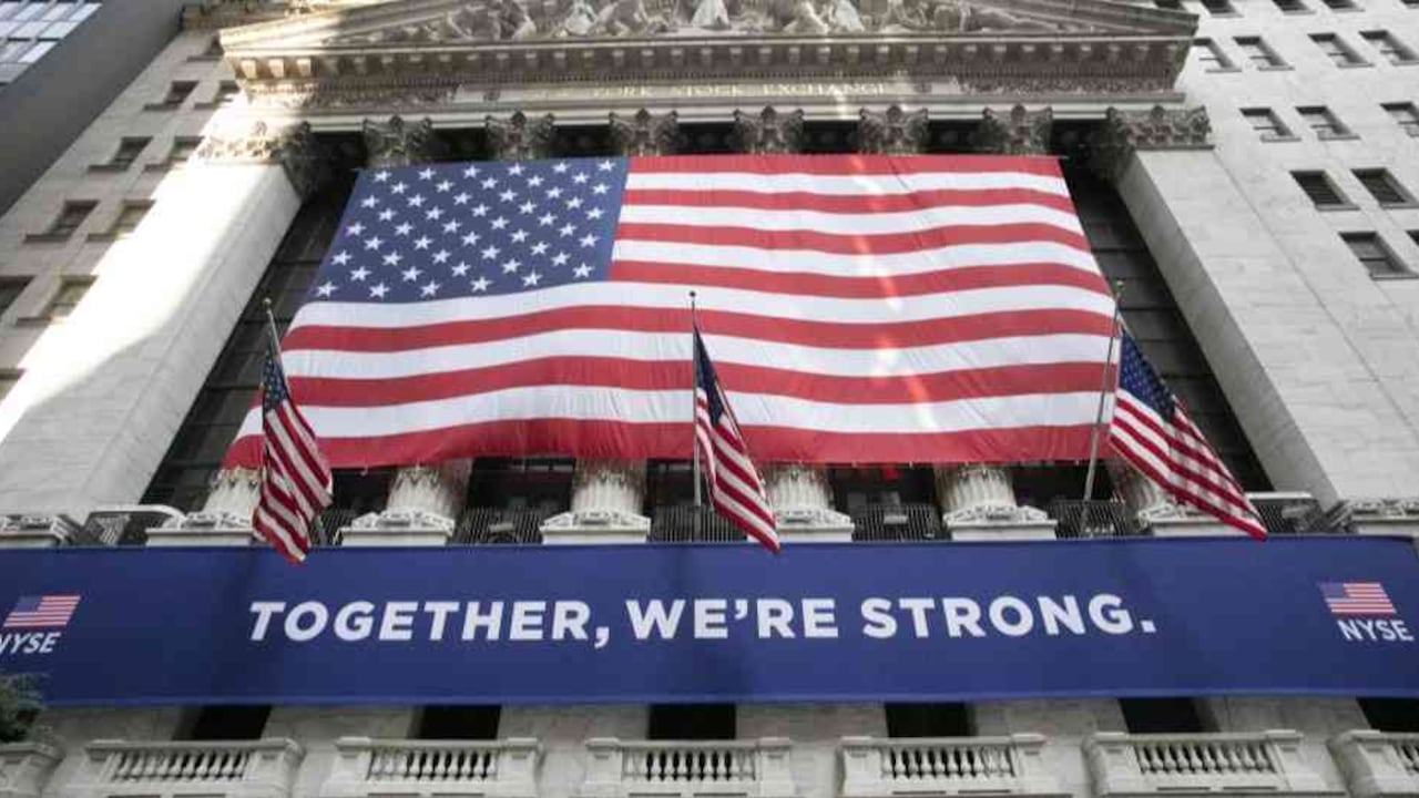 El G20, el club de los países más desarrollados del planeta y los principales en vías de desarrollo, se reúne en un momento de gran incertidumbre en el que la Organización Mundial de la Salud (OMS) ha advertido que la pandemia sigue avanzando y ha dejado más de 580.000 muertos.