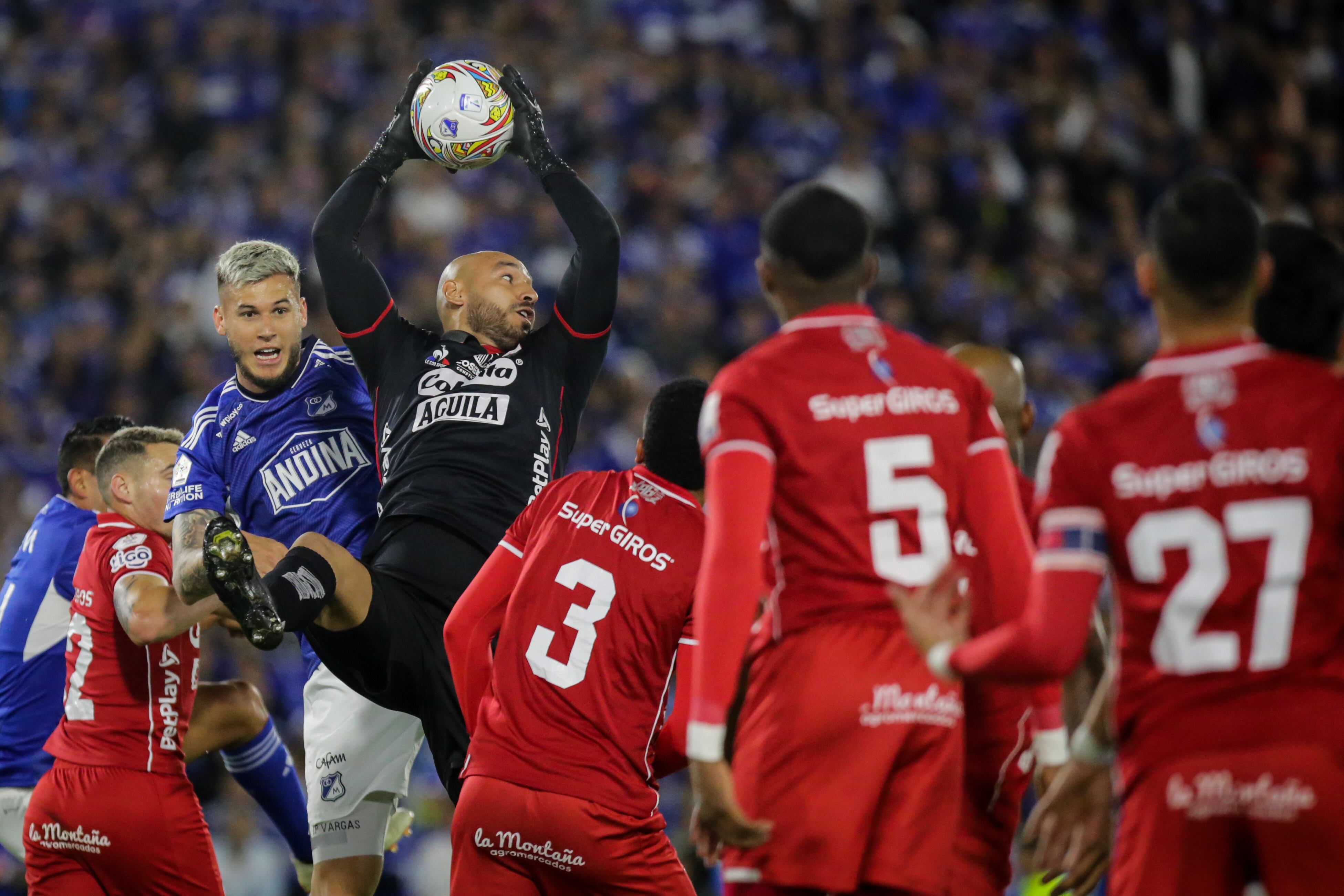 Bogotá. 03 de Junio del 2023. Millonarios FC enfrenta al America de Cali en juego válido por la fecha número cuatro de cuadrangulares de la liga BetPlay I en el estadio Nemesio Camacho el Campín. (Colprensa - Mariano Vimos)