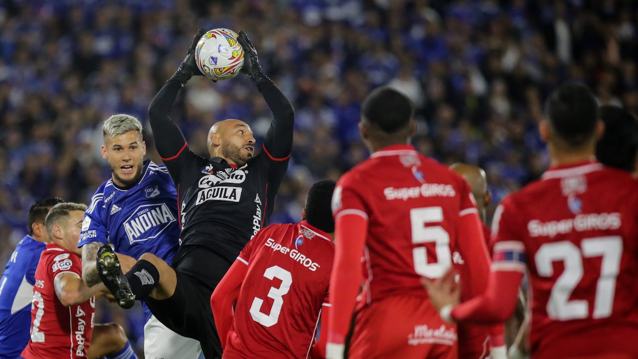 Millonarios presentó oferta formal por Diego Novoa, exarquero de América.