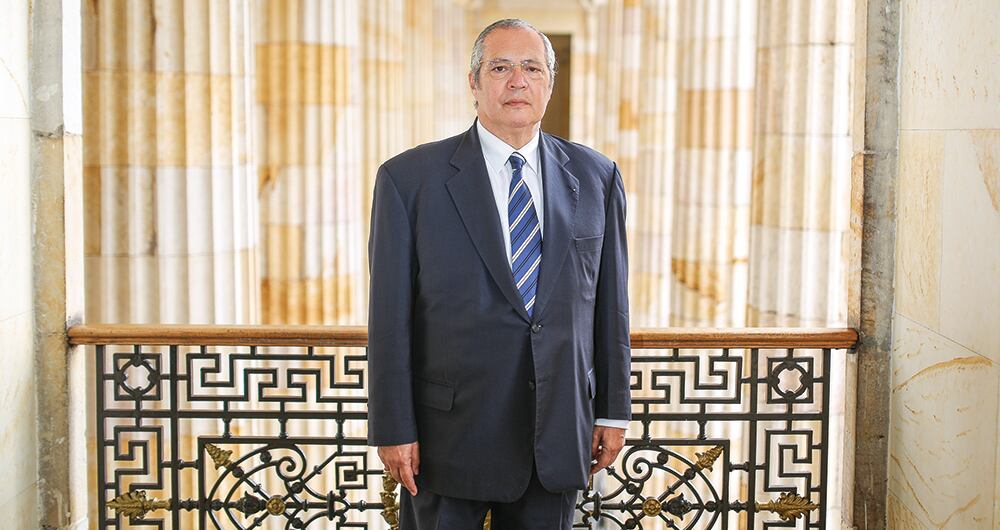   Iván Name habló con SEMANA desde el edificio del Congreso. No quiere confrontar con el gobierno, pero tampoco esconde su crítica ante medidas o posiciones que no comparte. 