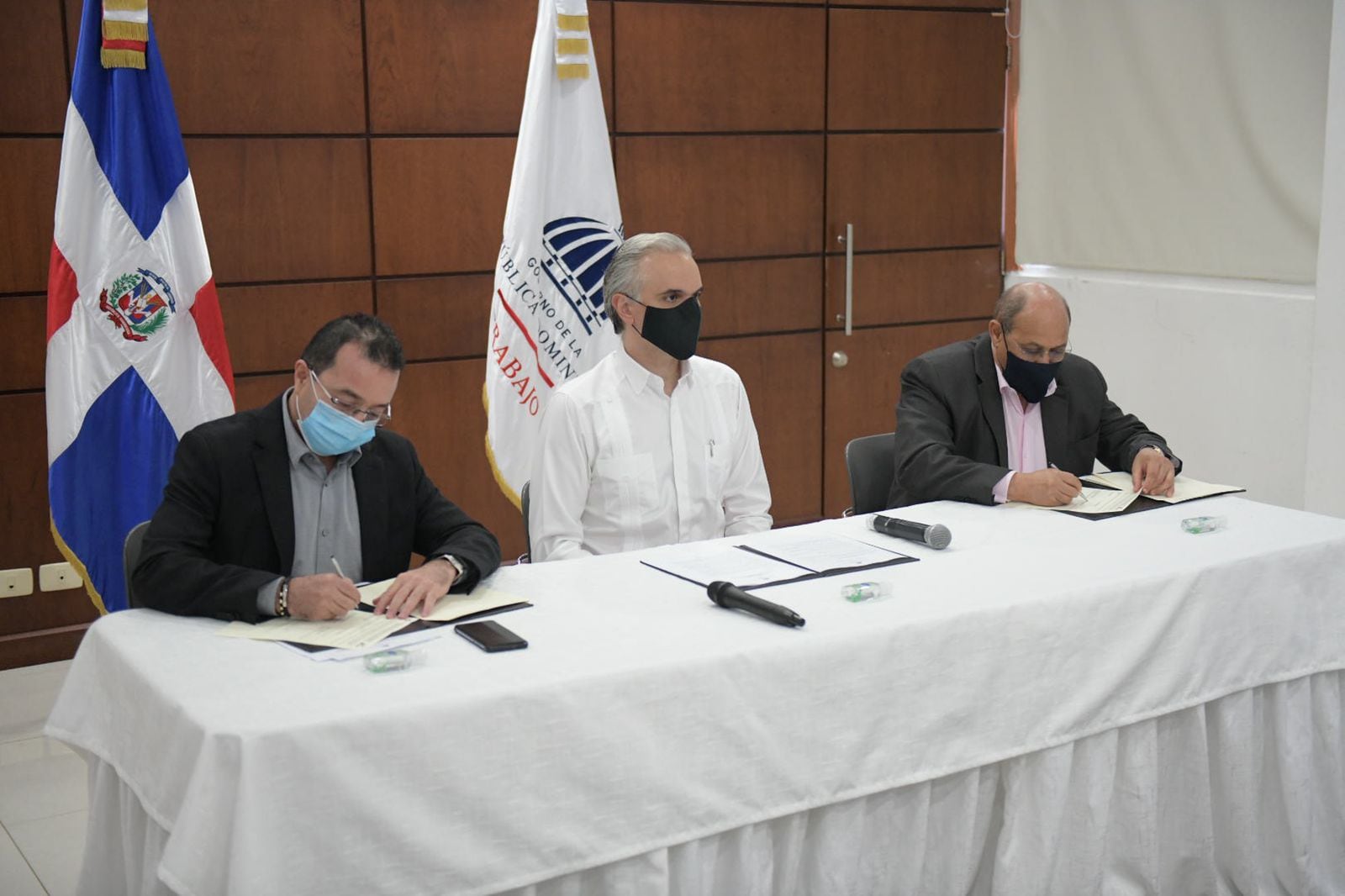 El director general del SENA, Carlos Mario Estrada Molina, fue invitado como conferencista al Congreso Nacional sobre el Futuro de la Formación Técnico Profesional en República Dominicana.