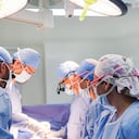 En la más reciente investigación de trauma, que fue premiada, se analizaron casos de pacientes atendidos en la Fundación Valle del Lili entre los años 2018 y 2021. Otra investigación destacada e innovadora en trauma es Esternotomía Mediana de Resucitación y REBOA.
En la foto: Grupo de Cirugía de Trauma y Emergencias de la Fundación Valle del Lili.