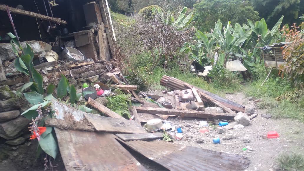 Imágenes de casas destruidas.