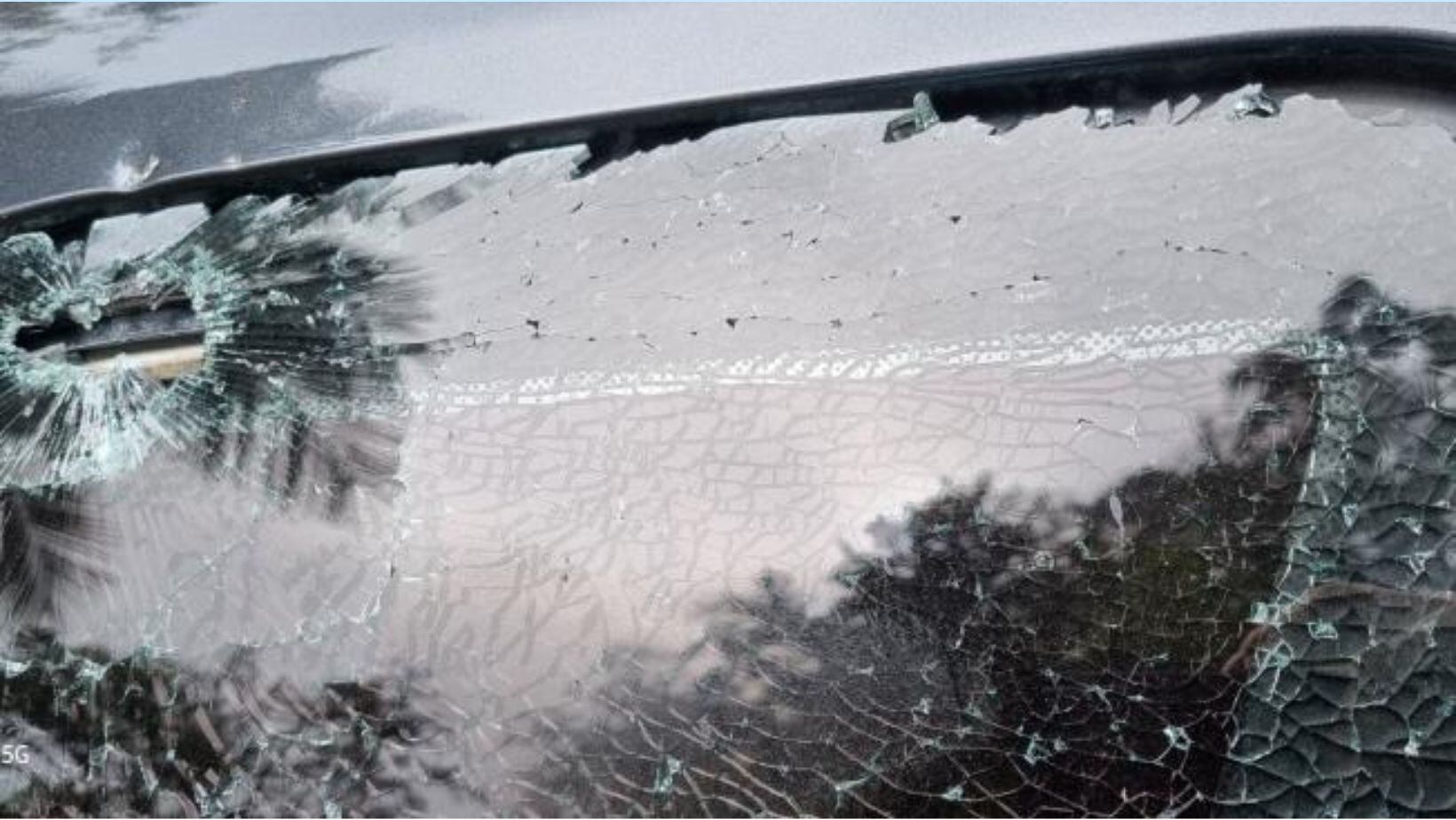 El carro de la periodista Ana Cristina Restrepo fue atacado por la intolerancia de un grupo de ciudadanos