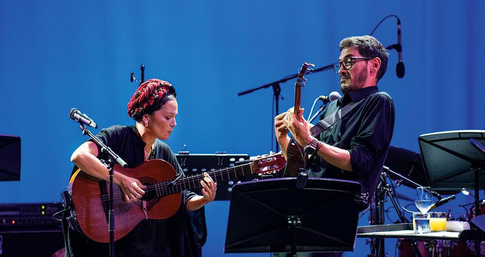 Otra figura central de esta edición del Paxx GNP fue la mexicana Natalia Lafourcade, quien es hoy, sin lugar a dudas, la voz más apreciada de la región. Los premios no encapsulan su dimensión, el fervor que despierta, y la manera en la que hace cantar a su público es asombrosa.