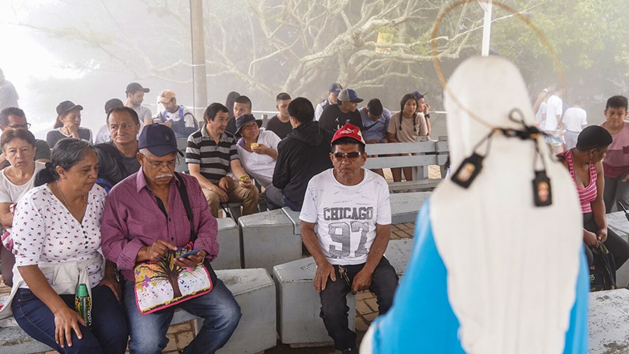 Por tierra y aire, así monitorean en Cali las peregrinaciones a los cerros.