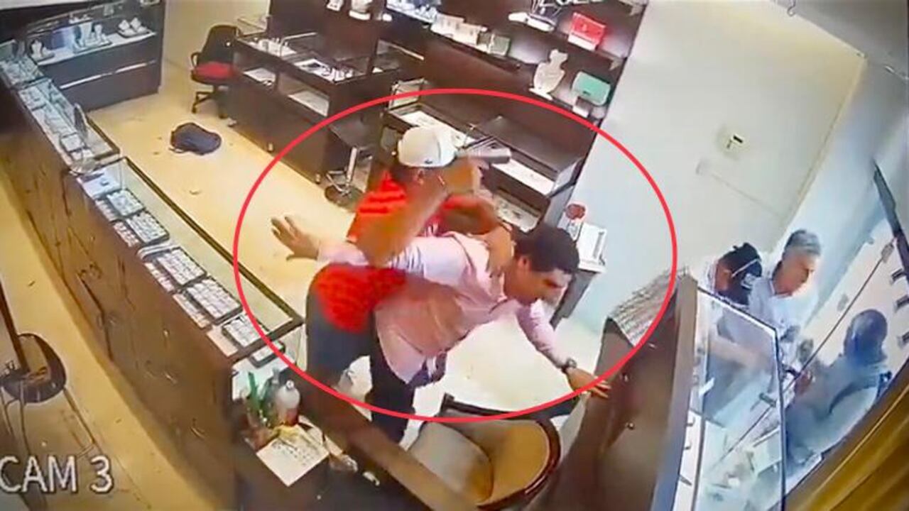 Atraco violento dentro de un local comercial en el norte de Barranquilla.