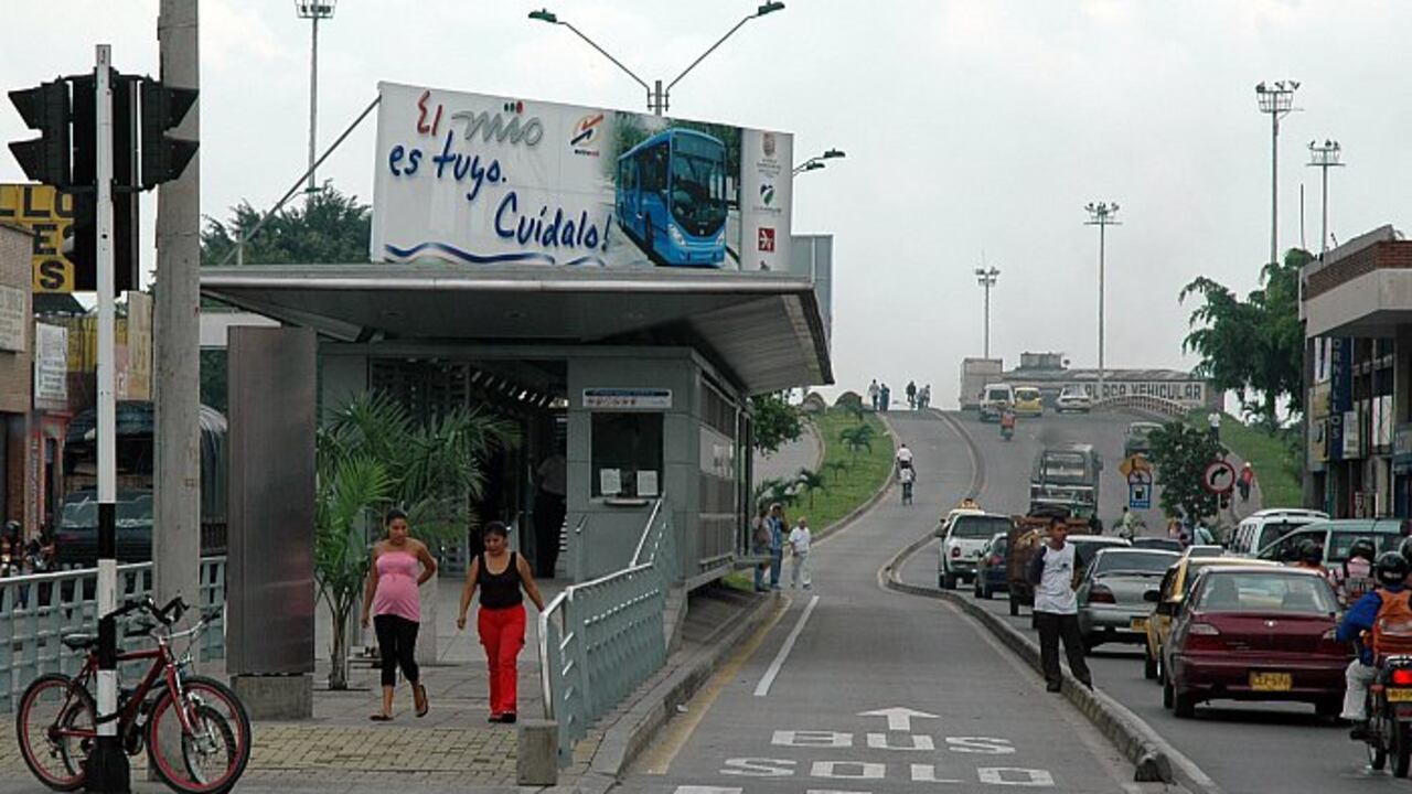 La multa por invadir la ciclorruta asciende a 15 salarios mínimos diarios vigentes, y la inmovilización del vehículo se impone por transitar por sitios restringidos.