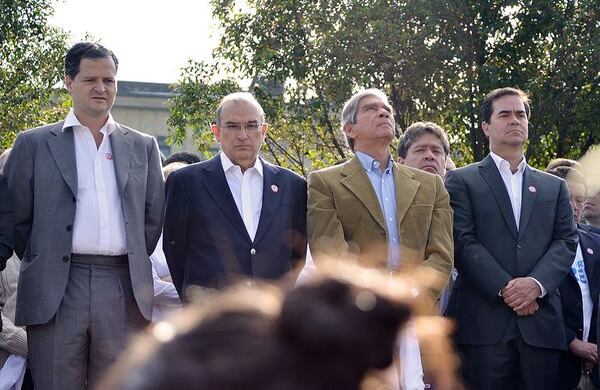El equipo negociador del gobierno en La Habana también asistió a la marcha del 9 de abril. Fotografía: Edwin Lemus / Oficina del Alto Comisionado para la PAZ.
