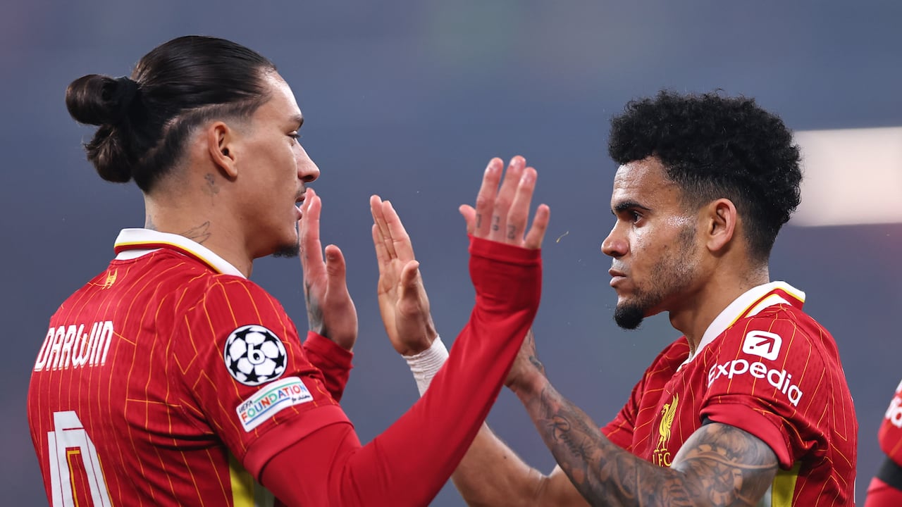 LIVERPOOL, ENGLAND - NOVEMBER 5: Darwin Nunez celebrates with Luis Diaz of Liverpool after he scores a goal to make it 3-0 during the UEFA Champions League 2024/25 League Phase MD4 match between Liverpool FC and Bayer 04 Leverkusen at Anfield on November 5, 2024 in Liverpool, England. (Photo by Robbie Jay Barratt - AMA/Getty Images)