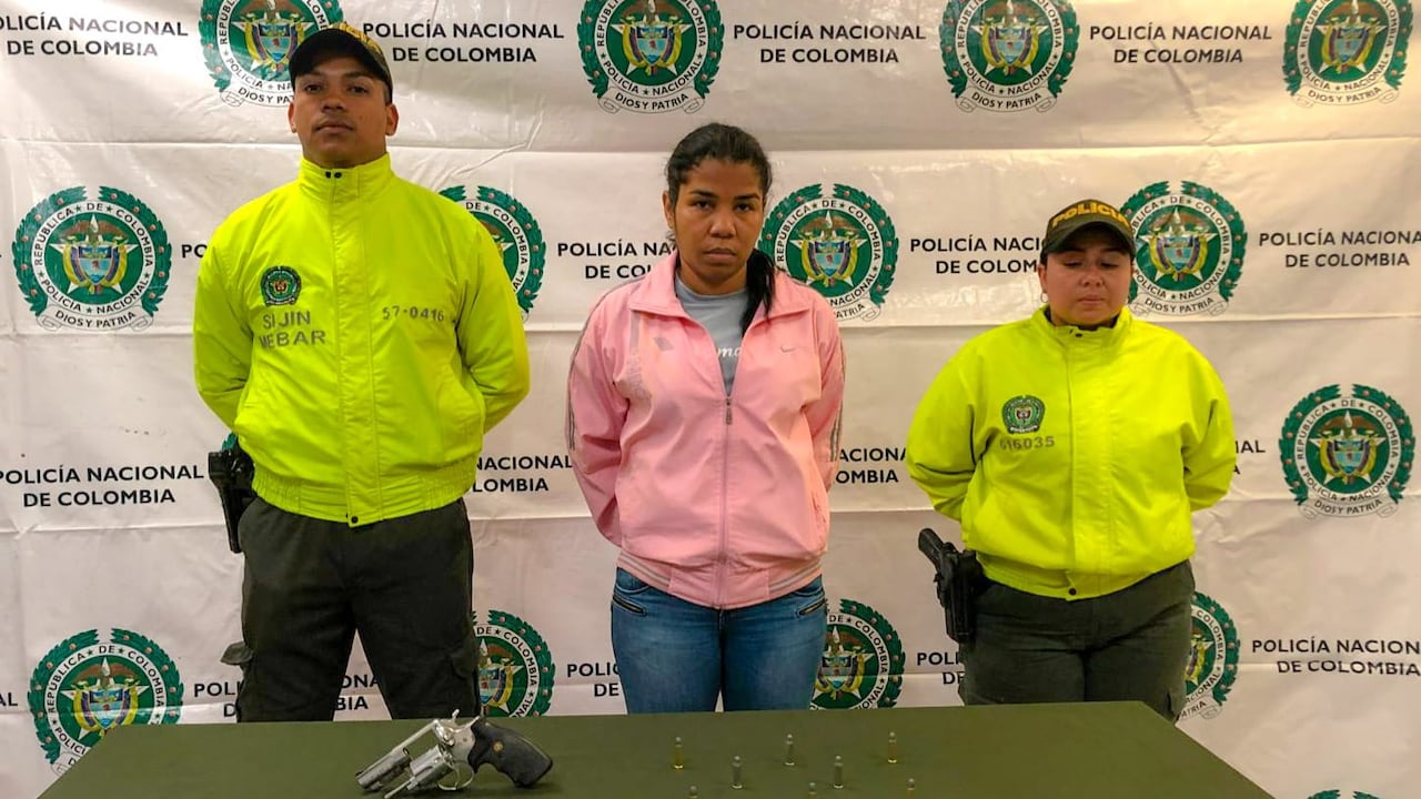 Maite Garcés Anaya, de 40 años, fue capturada como presunta responsable del delito de fabricación, tráfico porte o tenencia de armas de fuego.