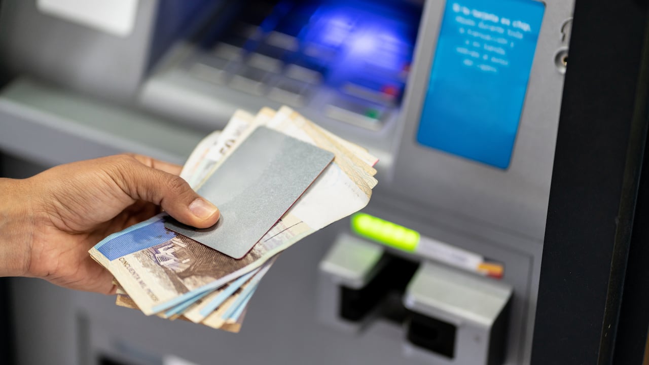 El 4x1000 no se paga en las cuentas marcadas siempre que las transacciones no superen los 350 UVT mensuales, lo que hoy equivale a 18,3 millones de pesos.