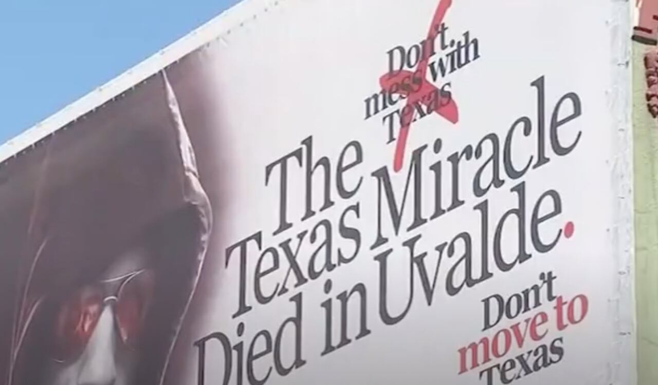 Claramente la publicidad le pide a los ciudadanos no mudarse al estado de Texas