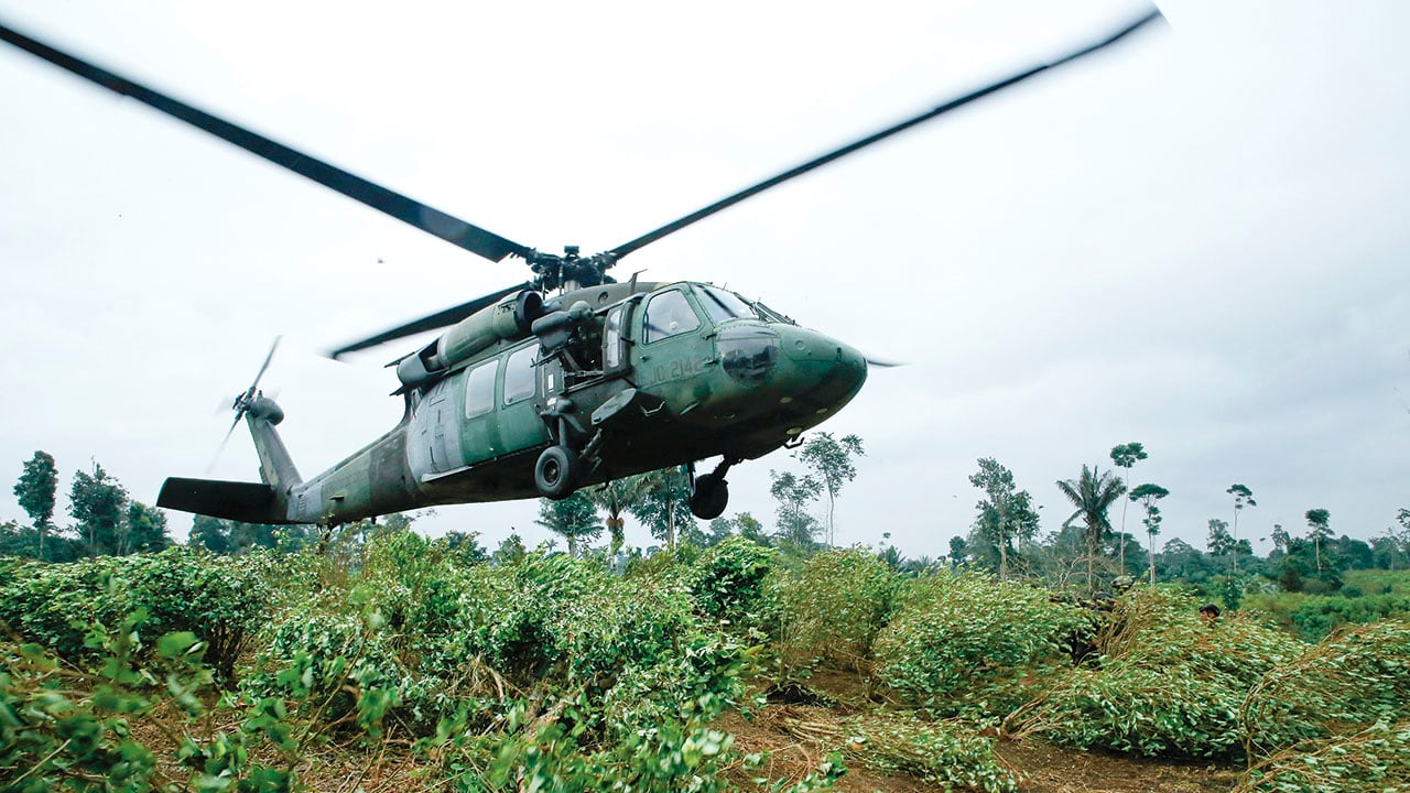 La Contraloría no solamente detectó presuntas irregularidades en la política de seguros de las aeronaves del Ejército, sino también en la adquisición de drones para tareas de inteligencia.