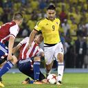 BARRANQUILLA, COLOMBIA - OCTOBER 5: Radamel Falcao of Colombia, vies for the ball with Robert Piris and Fabian Balbuena, of Paraguay, during a match between Colombia and Paraguay as part of FIFA 2018 World Cup Qualifiers at Metropolitano Roberto Melendez Stadium on October 5, 2017 in Barranquilla, Colombia. (Photo by Luis Ramirez/LatinContent/Getty Images)
