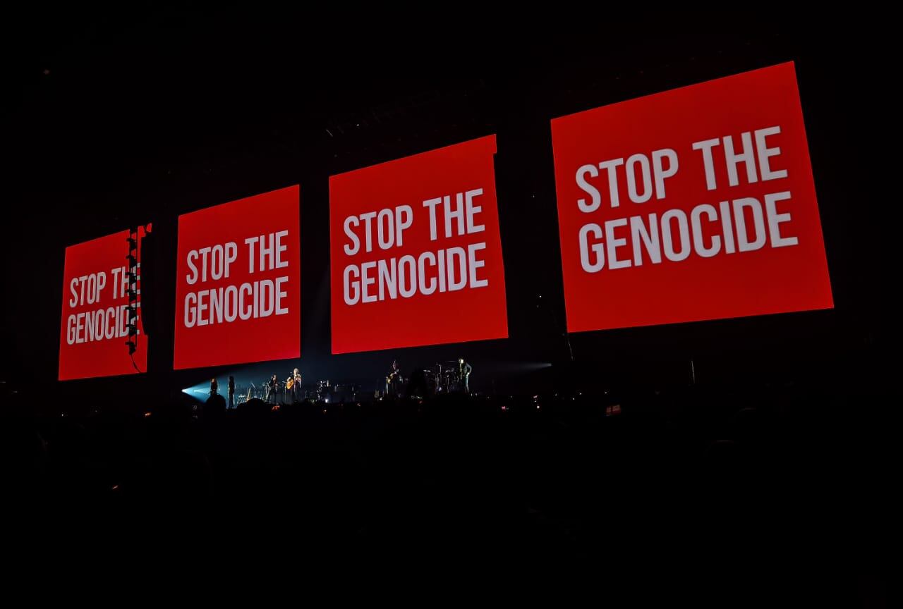 “Ojalá podamos persuadir a nuestros líderes de que las armas nucleares son una pérdida de tiempo y de dinero”, dijo Waters.