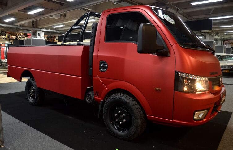 Diferentes marcas de camiones están presentes en el Salón del Auotmóvil.