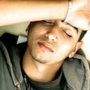 No dormir lo suficiente. En muchas ocasiones, por realizar otras actividades, se da poca importancia a la cantidad de horas que duerme. ¿Sabía que no descansar correctamente hace mucho más irritable a su cerebro y las emociones se despiertan de una manera primitiva?