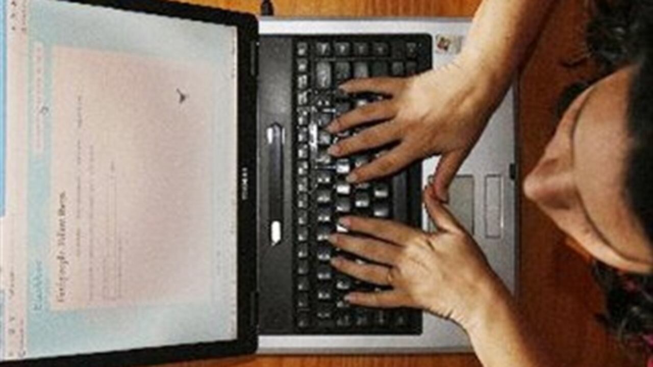 La RAE incorpora "tuitear", "tuit", "tuiteo" y "tuitero" a su diccionario