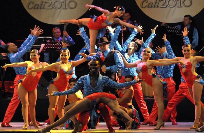  Integrantes de "Estilo y Sabor" en el concurso de bailarines de salsa, categoría grupos.