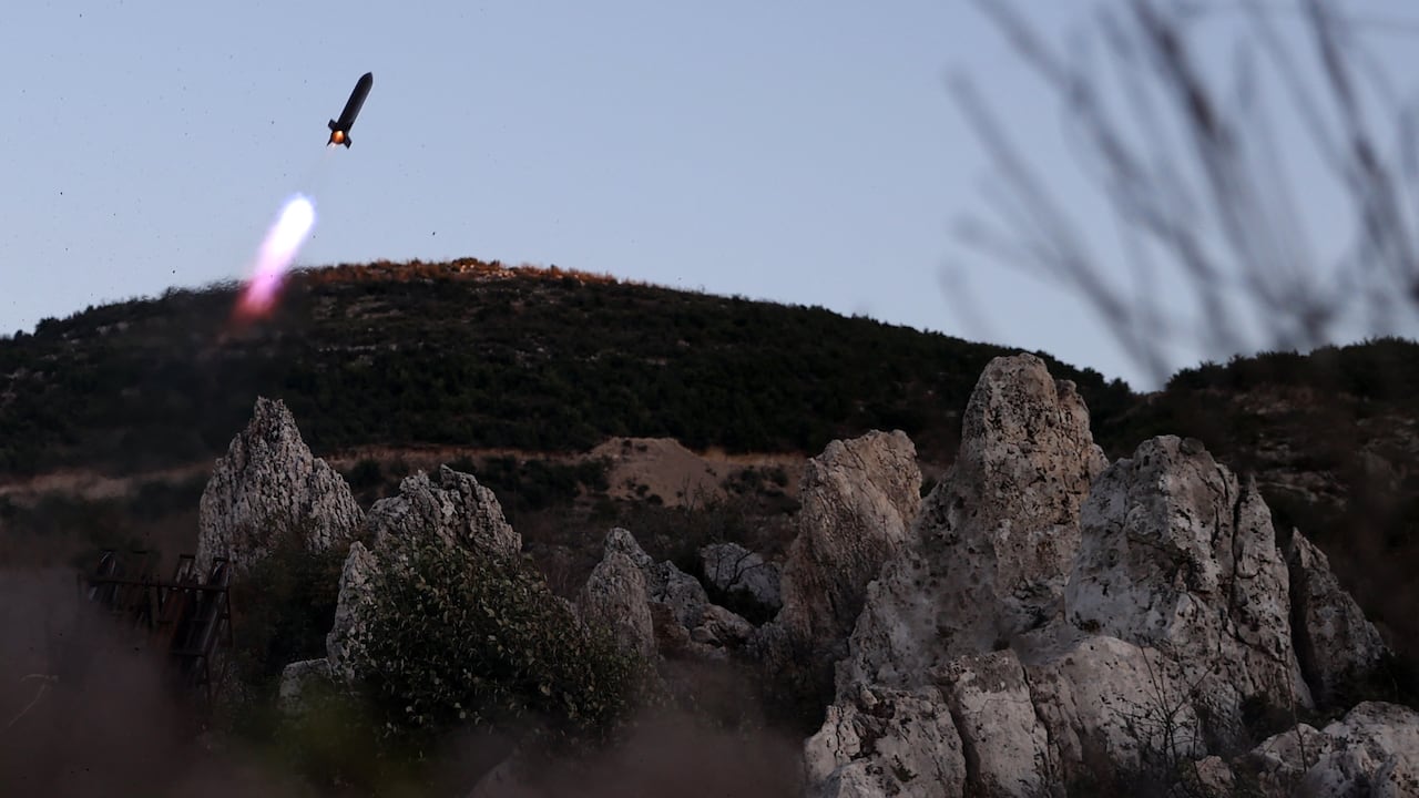 Los misiles de combustible sólido reducirían significativamente el tiempo de preparación, antes del disparo.