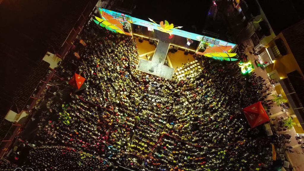 Panorámica Plaza de la Aduana durante el lanzamiento de las Fiestas de Independencia del 11 de noviembre en Cartagena.