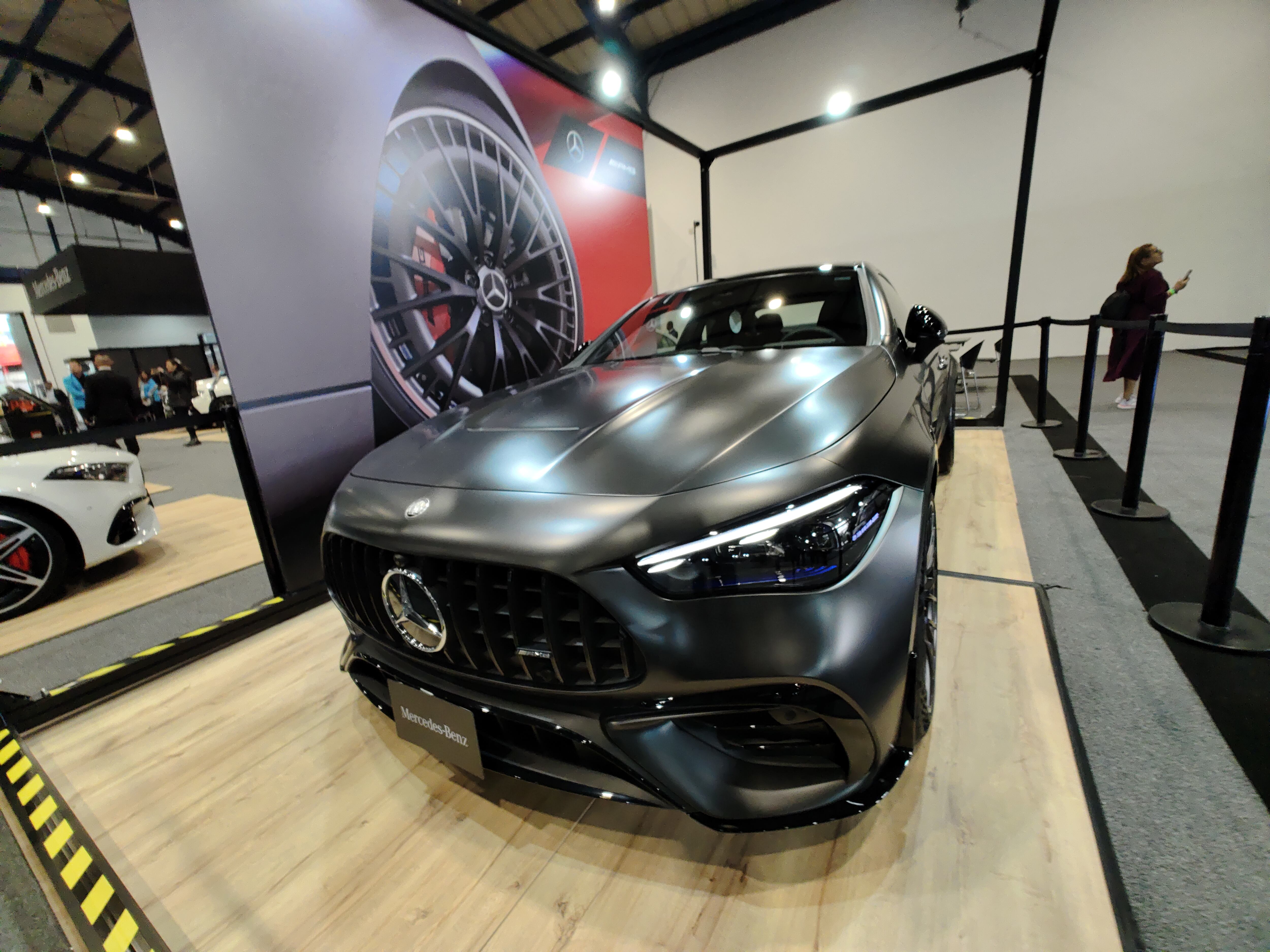 Mercedes-Benz llega con el AMG CLE 53 Coupé como la gran novedad en el salón del Automóvil.