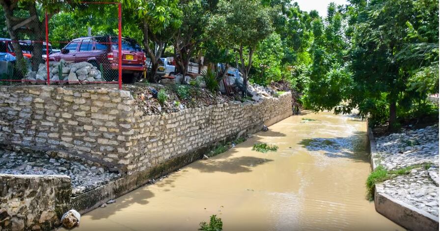 Arroyo de donde desapareció menor de edad en Soledad, Atlántico. Terminó muerto.