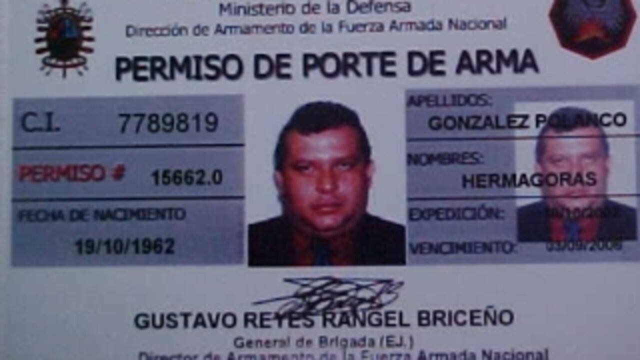 Permiso para portar armas firmado por las autoridades venozolanas