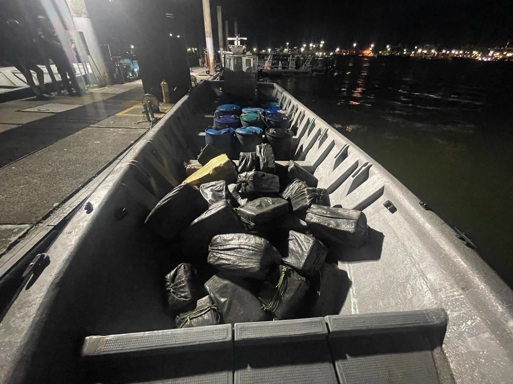 Incautaron más de una tonelada de clorhidrato de cocaína en el pacífico colombiano que iba hacia Centroamérica.