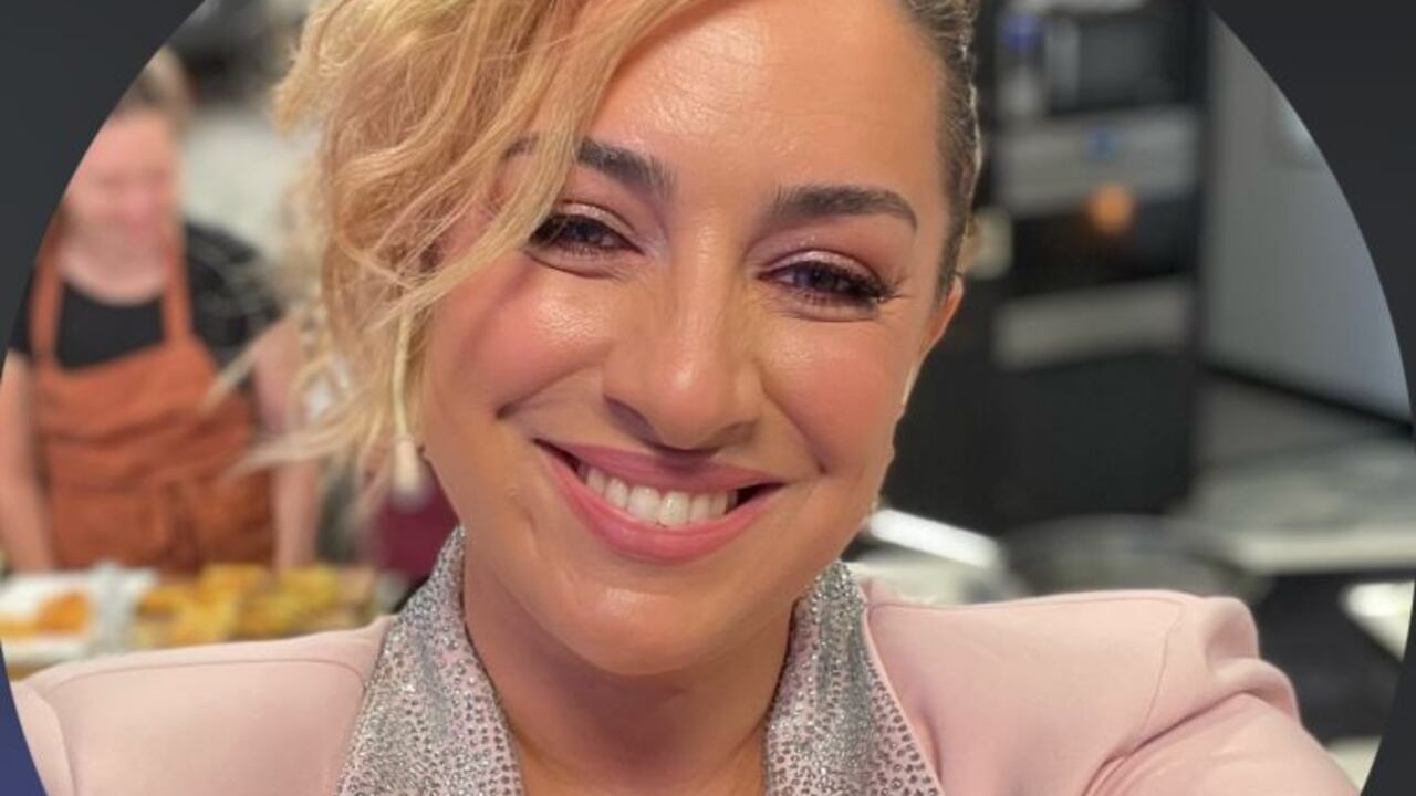 La periodista María Julia Olivan sufre un grave accidente doméstico.